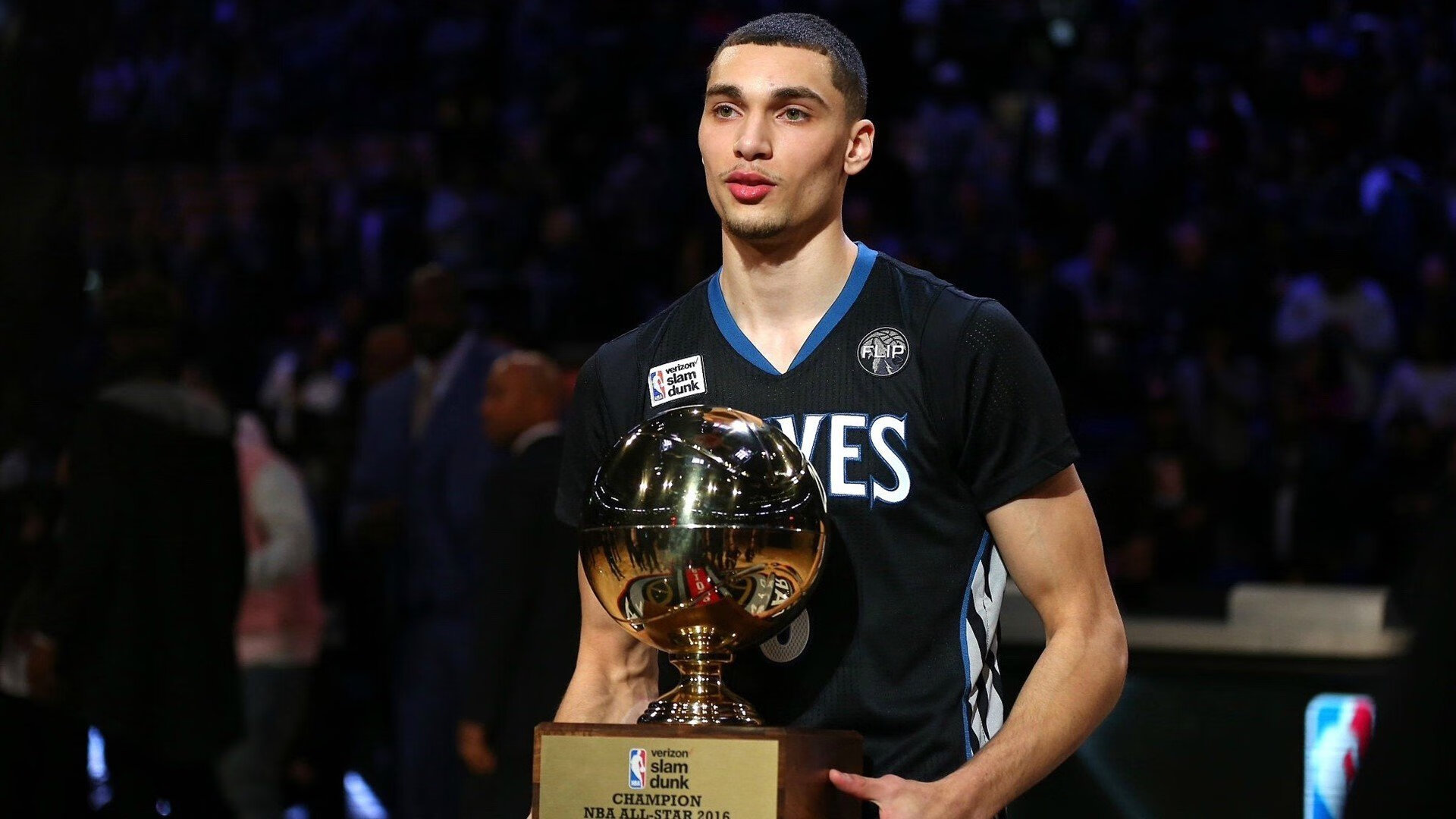 克莱·汤普森用三分雨浇灭公牛，当沉默的狙击手扣动扳机